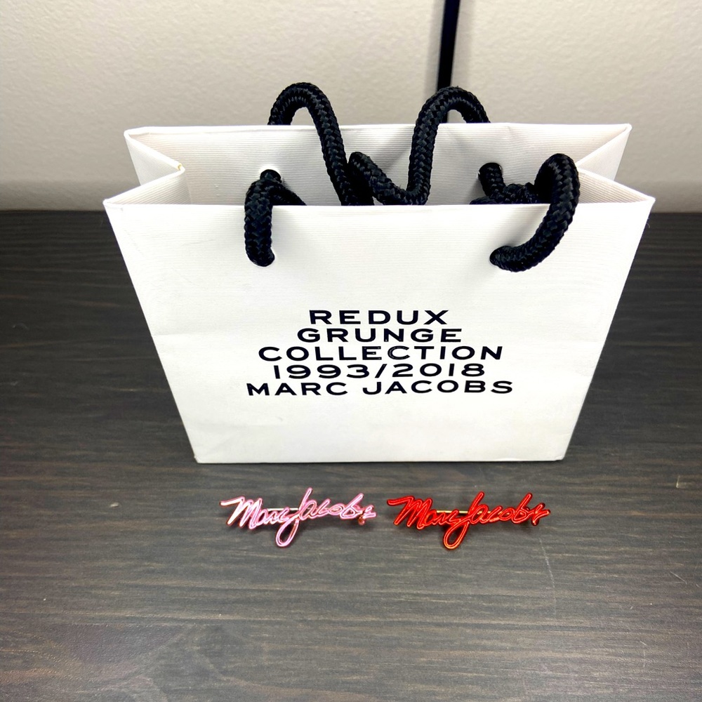 MARC JACOBS set of 2 pins
